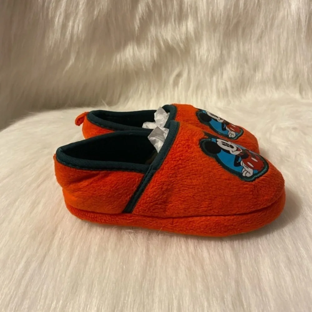 Disney Mickey Mouse Slippers Youth Size‎ 9/10 Slip On Red Shoes